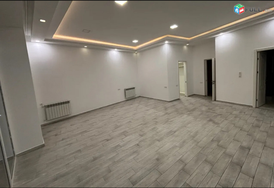IN0656  Չորս հարկանի քարե տուն  Չարենցի փողոցում կենտրոնում, 529 քմ, 3+ սանհանգույց, կապիտալ վերանորոգված