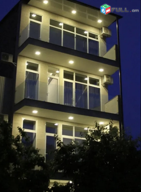 IN0656  Չորս հարկանի քարե տուն  Չարենցի փողոցում կենտրոնում, 529 քմ, 3+ սանհանգույց, կապիտալ վերանորոգված