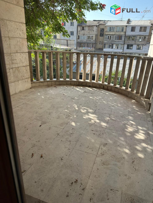 IN0657  Երեք հարկանի քարե տուն Հենրիկ Մալյան փողոցում Արաբկիրում, 285 քմ, 3+ սանհանգույց