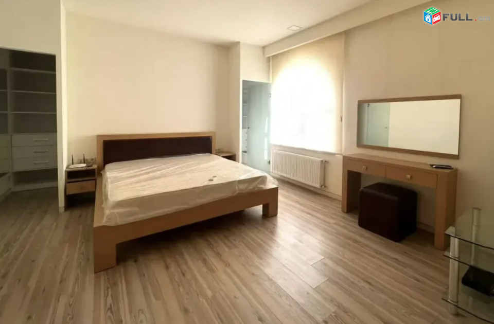 IN0661  Երեք հարկանի քարե տուն, Վահագնի Թաղամաս Աջափնյակում, 440 ք.մ., 3+ սանհանգույց