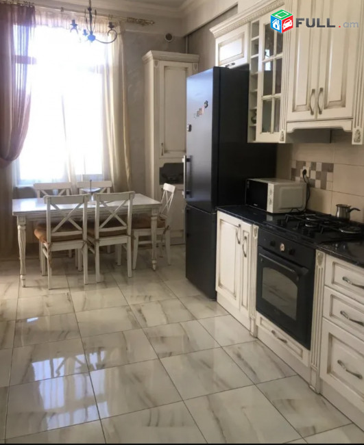 IN0691 Վարձով 3 սենյականոց բնակարան նորակառույց շենքում Արամի փողոցում