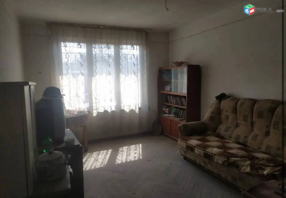 1 սենյականոց բնակարան Շիրակի փողոցում, 30 ք.մ., 1/4 հարկ