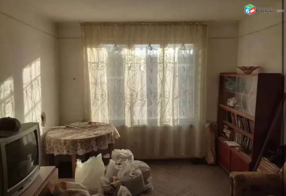 1 սենյականոց բնակարան Շիրակի փողոցում, 30 ք.մ., 1/4 հարկ