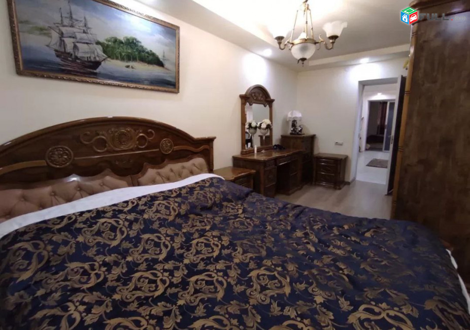 5 սենյականոց բնակարան Դրոյի փողոցում, 124 ք.մ., մի քանի պատշգամբ, կապիտալ վերանորոգված, քարե շենք