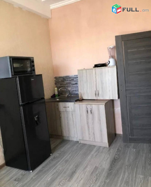 2 սենյականոց բնակարան Թեվոսյան փողոցում, 34 ք.մ., 2/9 հարկ, եվրովերանորոգված