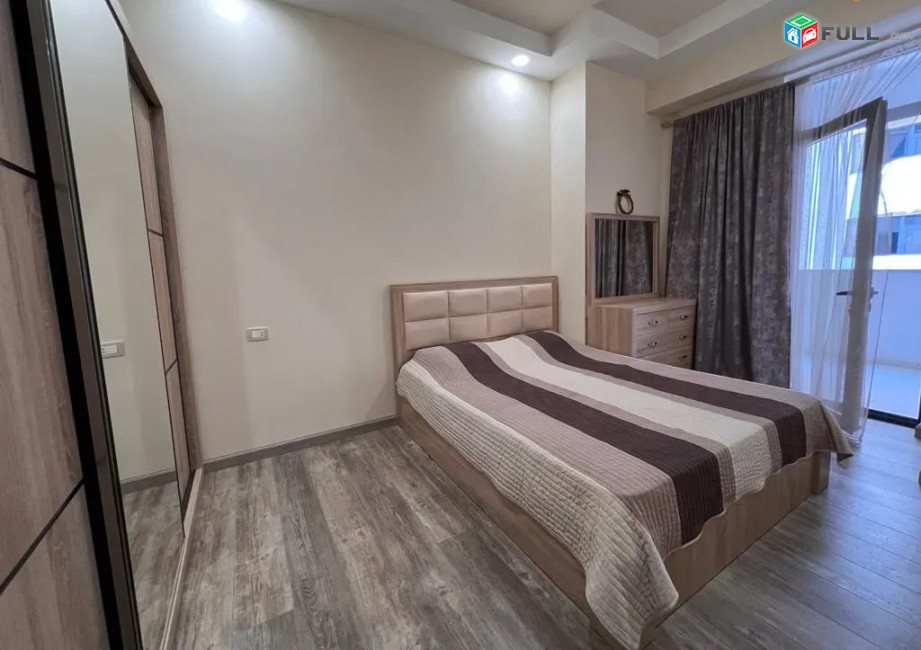 2 սենյականոց բնակարան նորակառույց շենքում Կոմիտասի պողոտայում, 45 ք.մ., 10/17 հարկ, եվրովերանորոգված