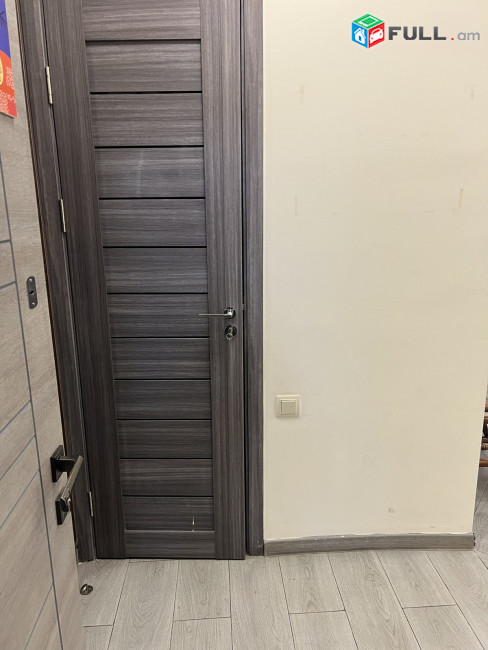 1 Սենյականոց Բնակարան Քարե Շենքում, 42քմ, 2/5 հարկ, Կապիտալ Վերանորոգված