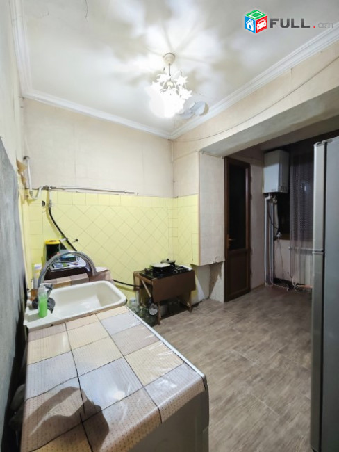2 Սենյականոց Բնակարան Քարե Շենքում, 61քմ, 4/5 հարկ, Կոսմետիկ Վերանորոգված, Կահավորված, Արևկող