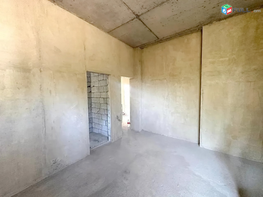 Երեք հարկանի տուն, Ավան-Առինջ 2-րդ միկրոշրջանում