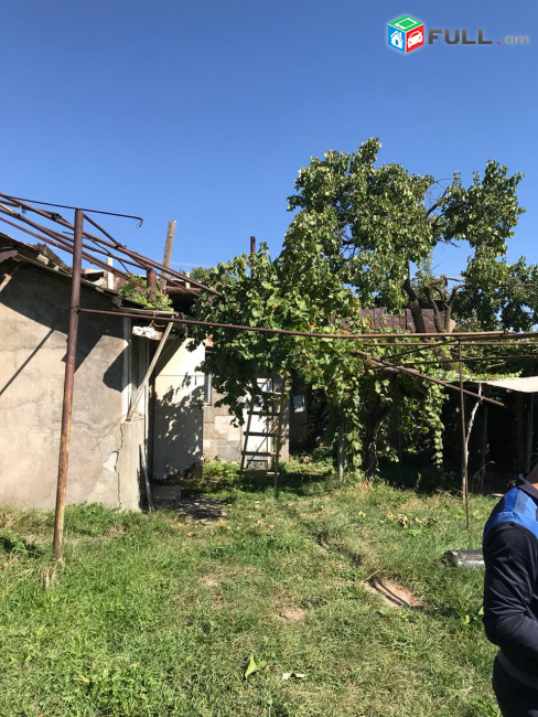 Одноэтажный каменный дом на ул. Баграмяна в Гарни, 84 кв.м., большой участок