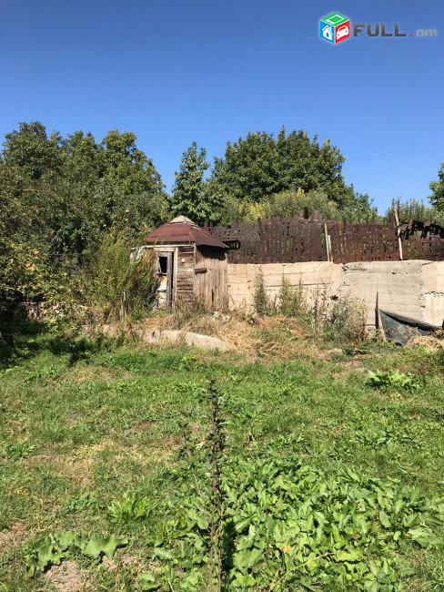 Одноэтажный каменный дом на ул. Баграмяна в Гарни, 84 кв.м., большой участок