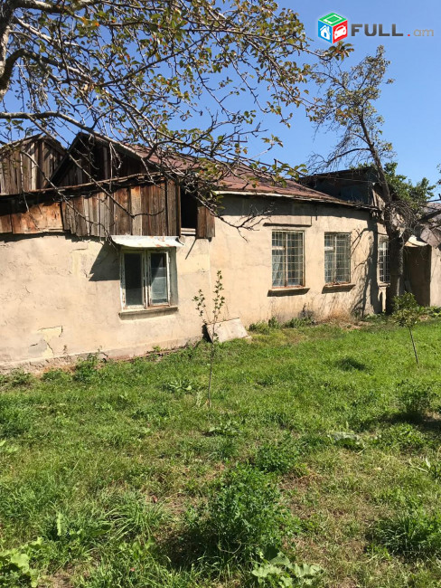 Одноэтажный каменный дом на ул. Баграмяна в Гарни, 84 кв.м., большой участок