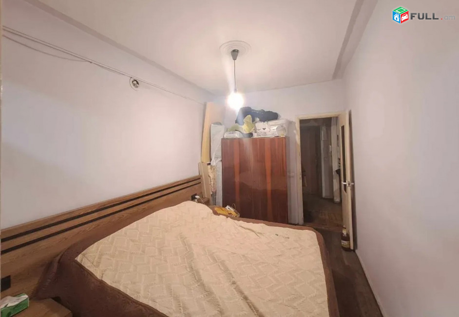 KS1-48 Վաճառվում է 1-2 սենյակ դարձրած Տիգրամ Մեծ փողոցում