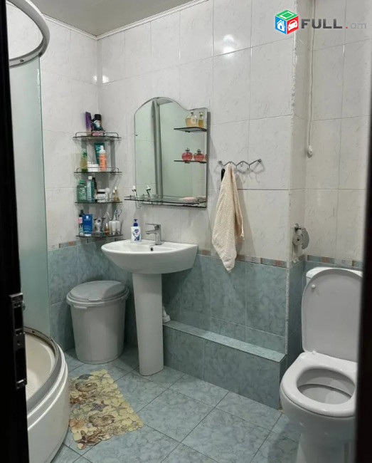 XS1-13 Վաճառվում է 1-2 դարձրած Նարեկացի փողոցում