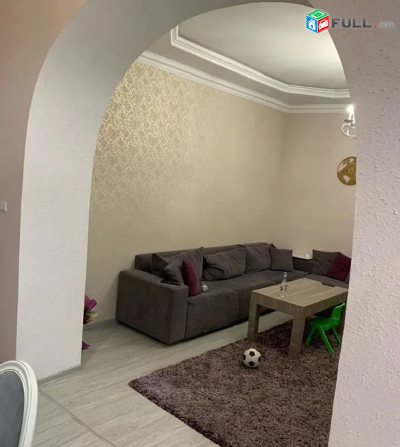 Վաճառվեւմ է 3 սենյականոց