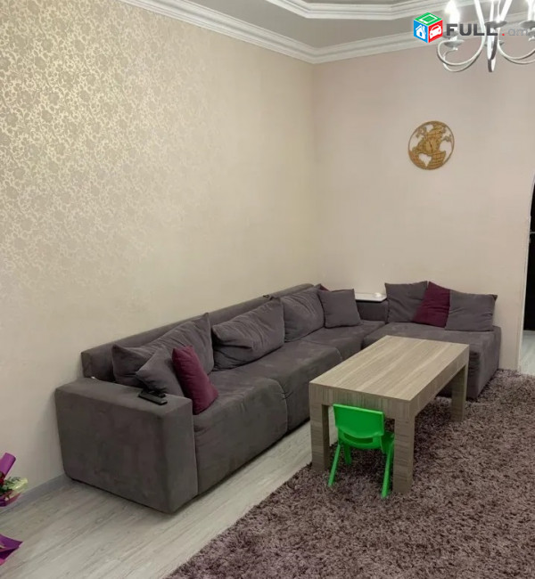 Վաճառվեւմ է 3 սենյականոց