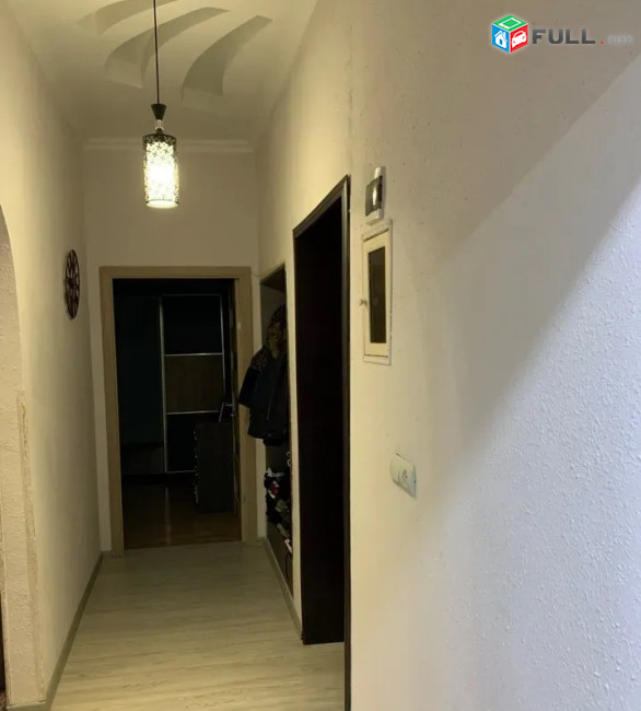 Վաճառվեւմ է 3 սենյականոց