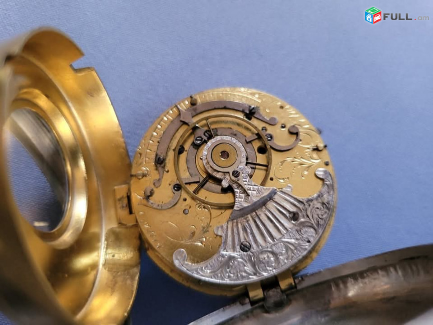 Серебряные карманные часы