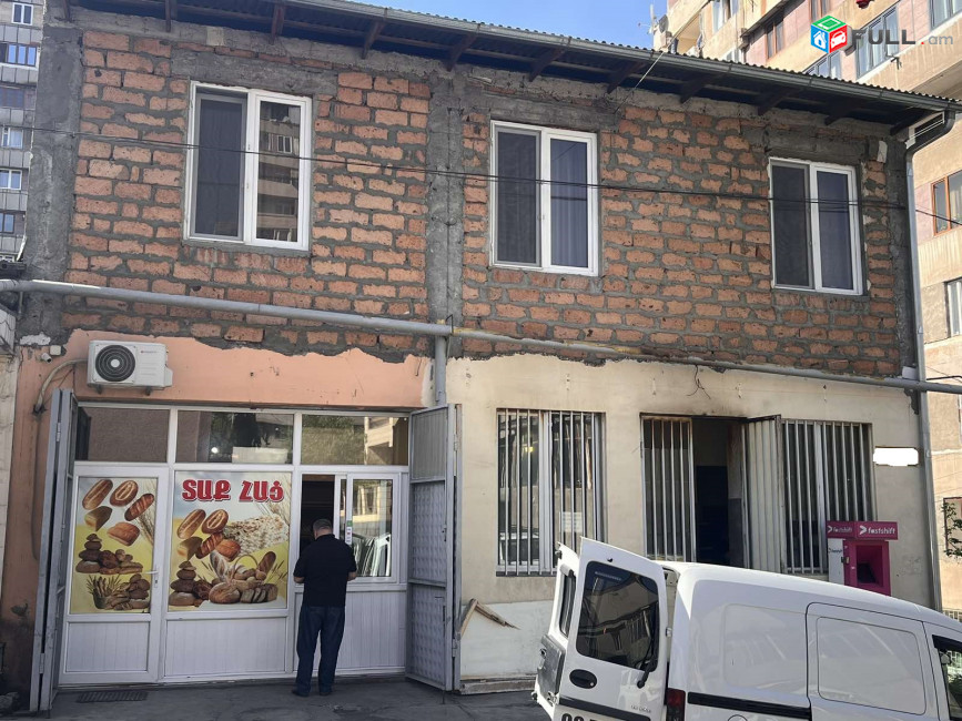 երկու հարկանի սեփական տուն