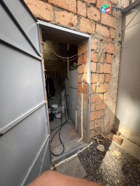 երկու հարկանի սեփական տուն
