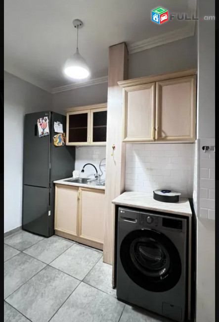 2 սենյականոց բնակարան Թումանյան փողոցում, 40 քմ, 3/9 հարկ, բարձր առաստաղներ, եվրովերանորոգված