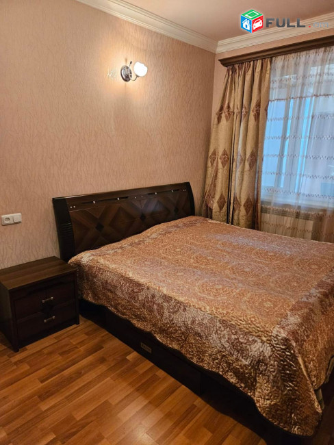 Վաճառվում է 3 սենյականոց բնակարան Գորգագործների փողոցում