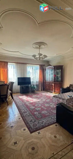 Մեկ հարկանի քարե տուն ,չորս սենյակ