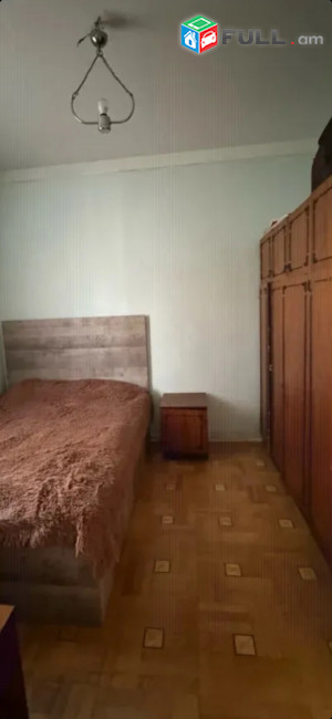 Մեկ հարկանի քարե տուն ,չորս սենյակ