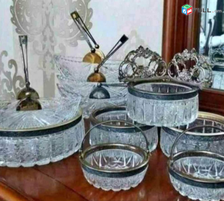 Կգնեմ չեխական խրուստալից բաժակներ վազաներ