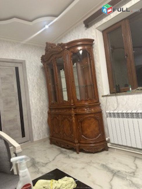 Սերվանդ,կոմոդ,շուշեղենի պահարան