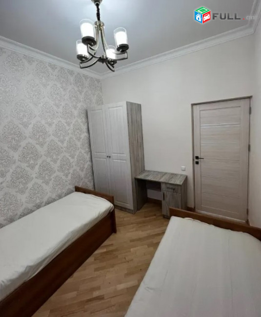 A0002-121/ Վարձով 3 սենյականոց բնակարան Կենտրոնում