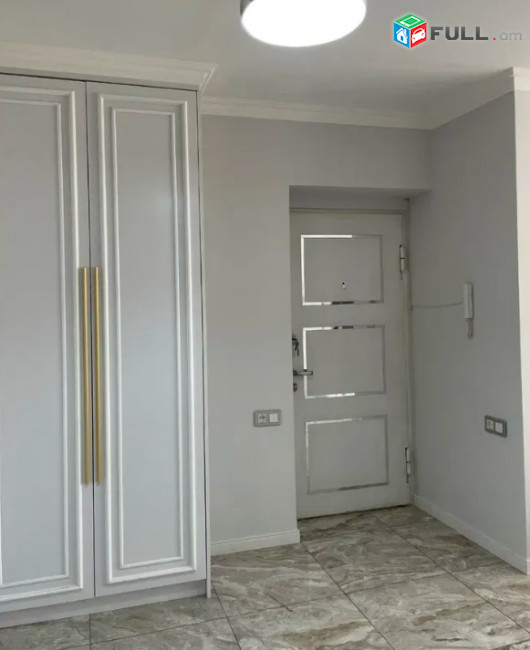 D0001-118\3 սենյականոց բնակարան Նալբանդյան փողոցում, 106 քմ, 2 սանհանգույց, բարձր առաստաղներ