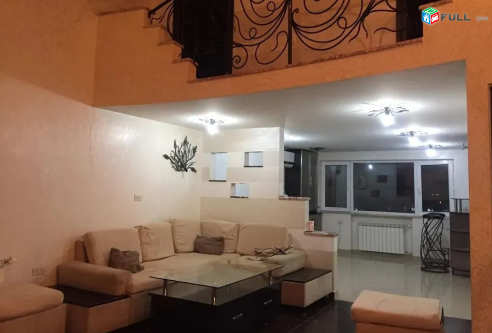 A0002-147/ Վարձով 3 սենյականոց բնակարան Կենտրոնում