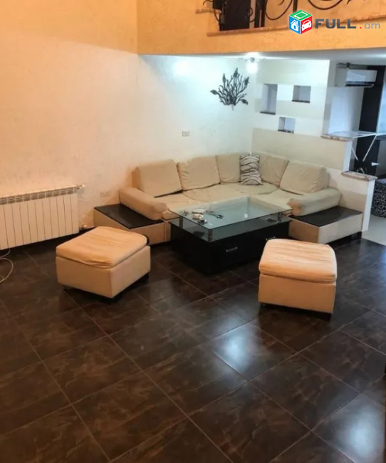 A0002-147/ Վարձով 3 սենյականոց բնակարան Կենտրոնում