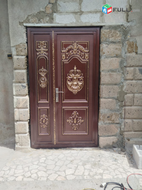 Մուտքի դռներ