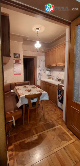 Վաճառվում է 4 սենյականոց բնակարան 