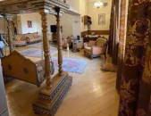 Վաճառվում է շքեղ բնակարան կենտրոնում 