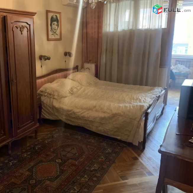 Վաճառվում է բնակարան Թումանյան փողոցում