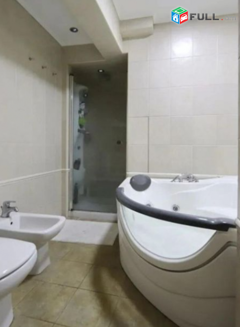 Վաճառվում է 3 սենյականոց բնակարան