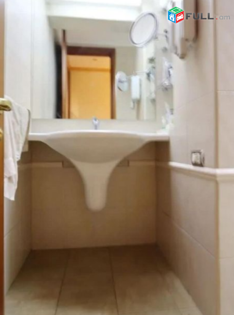 Վաճառվում է 3 սենյականոց բնակարան