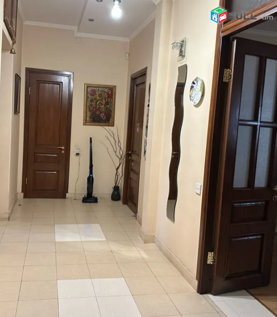 3 սենյականոց բնակարան Պուշկին փողոցում, 111 քմ