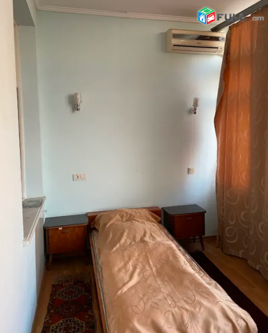 բնակարան Աբովյան փողոցում, 129 քմ 4/4 հարկ