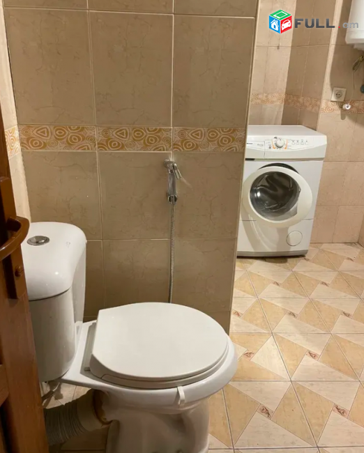 բնակարան Աբովյան փողոցում, 129 քմ 4/4 հարկ