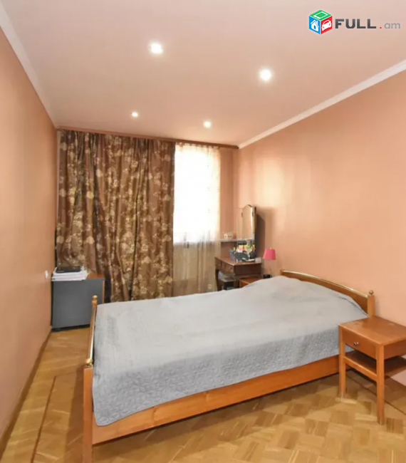 Վիկտոր Համբարձումյանի փողոց  105 քմ, 2/6 հարկ,