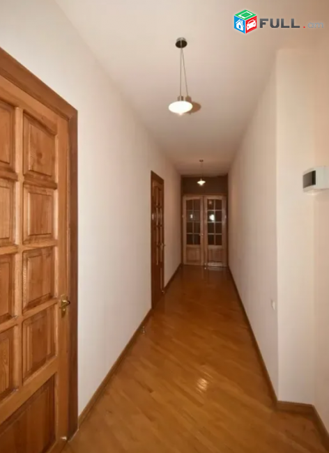 Պուշկինի փողոցում, ԴՈՒՊԼԵՔՍ, 241 քմ, 4/4 հարկ