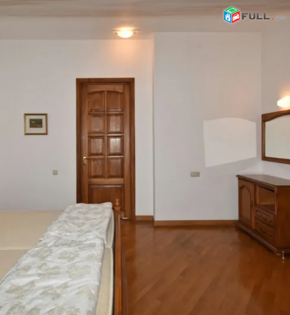 Պուշկինի փողոցում, ԴՈՒՊԼԵՔՍ, 241 քմ, 4/4 հարկ