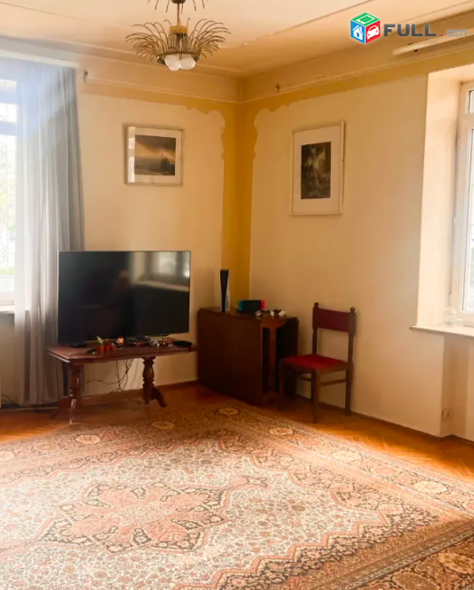 Սայաթ-Նովայի պողոտայում, 60 քմ, 2/5 հարկ, 2 սանհանգույց 