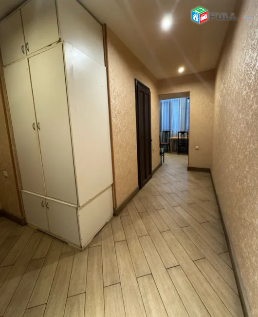 Մաշտոցի պողոտայում, 82 քմ, 2/4 հարկ, բարձր առաստաղներ, եվրովերանորոգված