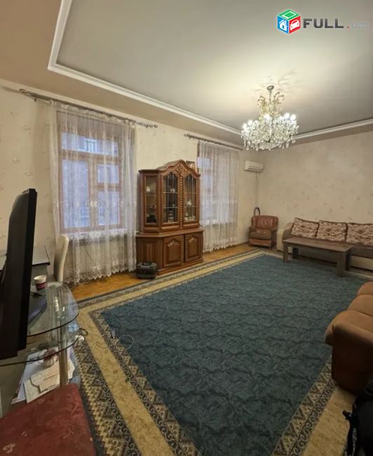 Մաշտոցի պողոտայում, 82 քմ, 2/4 հարկ, բարձր առաստաղներ, եվրովերանորոգված
