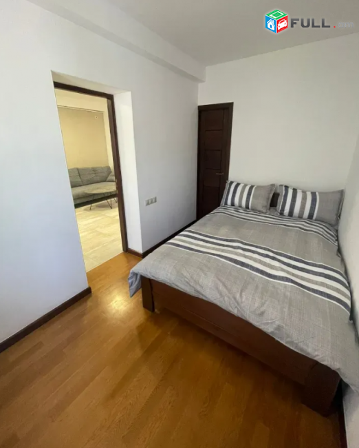 Պուշկինի փողոցում, 50 ք.մ., 3/9 հարկ, բարձր առաստաղներ 